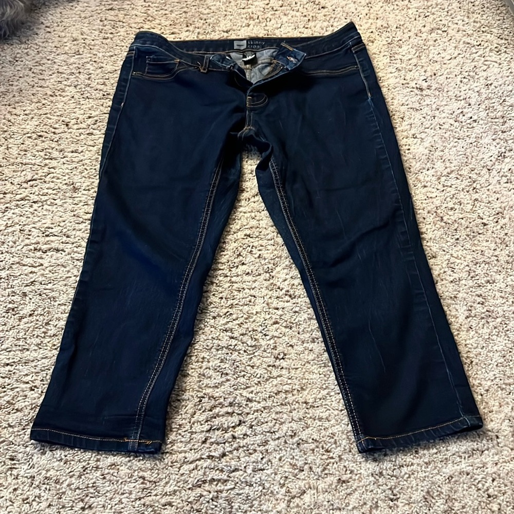 Dark blue short crop jeans